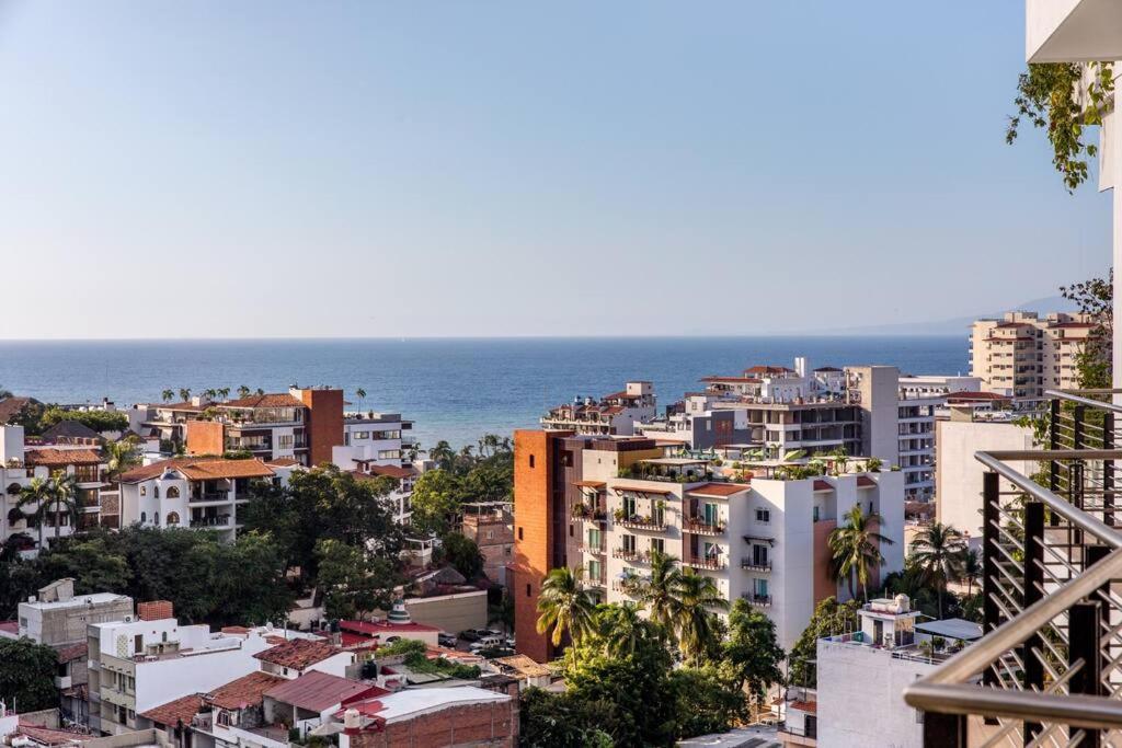 Apartamento New! Luxury 2bd 2ba Romantic Zone Largest Pool In Pv Sea View Balcony Puerto Vallarta
